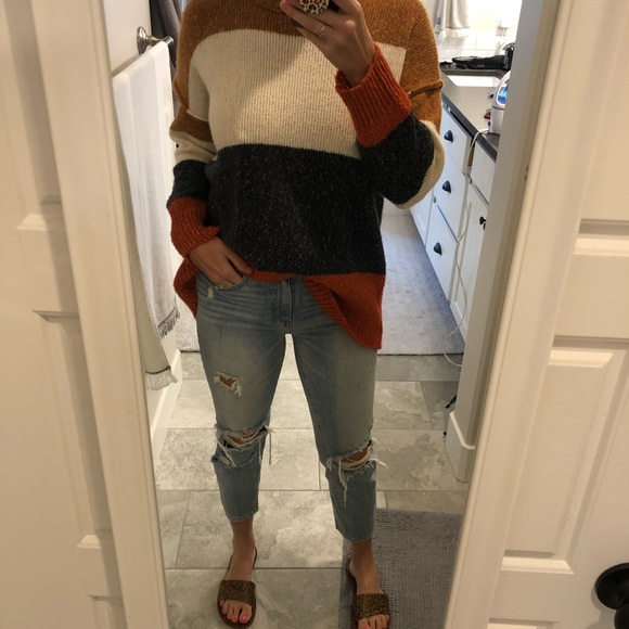 SOLD—-Willow & Root Mom Jeans - Picture 6 of 6